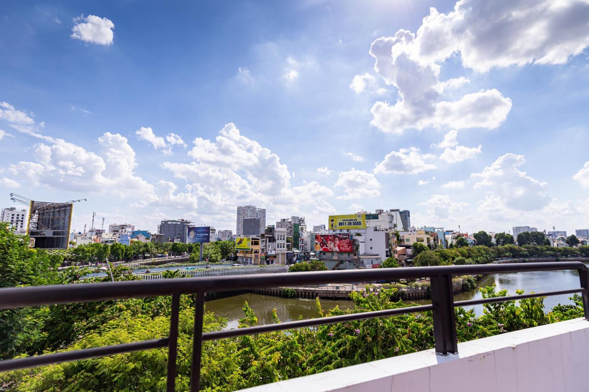 Cozy Riverview Of Livinginn Ho-Chi-Minh-Stadt Exterior foto